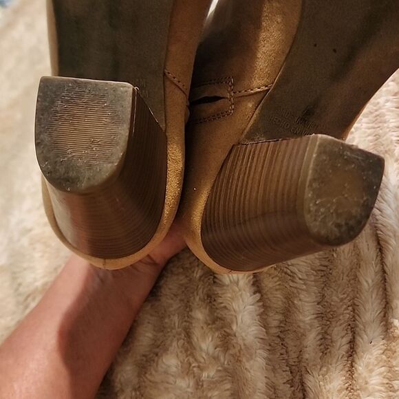 Old Navy Boots Womens 10 Ankle Booties Block Heels Comfort Brown Suede Side Zip. - Picture 3 of 5